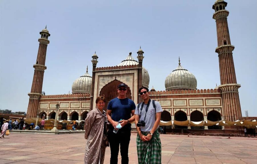 Delhi: Old Delhi and Red Fort Guided Tour with Hotel Pickup - What Makes This Tour Stand Out?