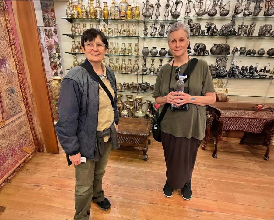 Delhi: Private Half-Day Shopping Tour with Choice of Guide - Who Is This Tour Best For?