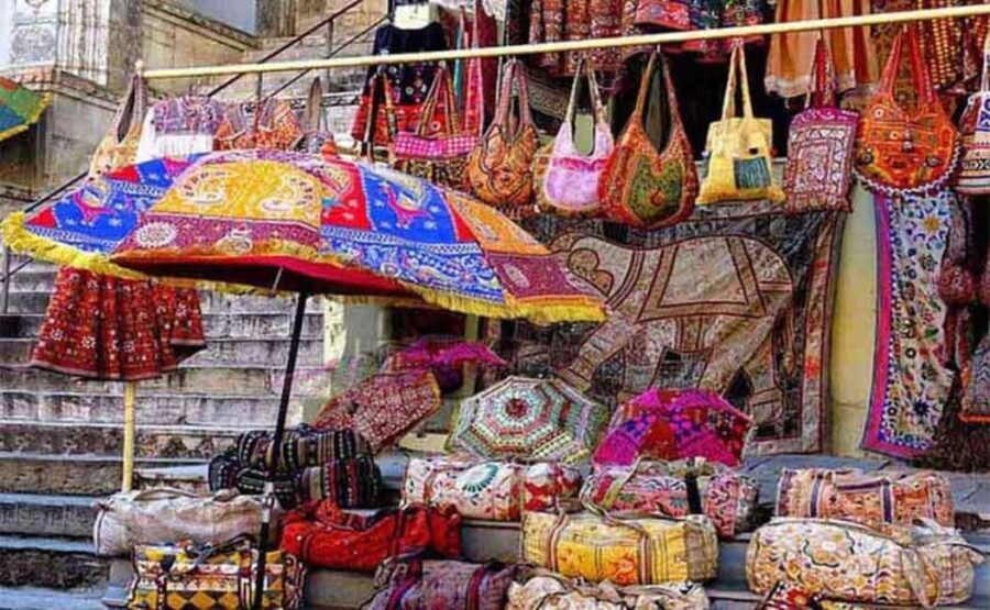 Delhi: Shopping and Street Food Tour with Female Guide & Car - Why This Tour Works So Well
