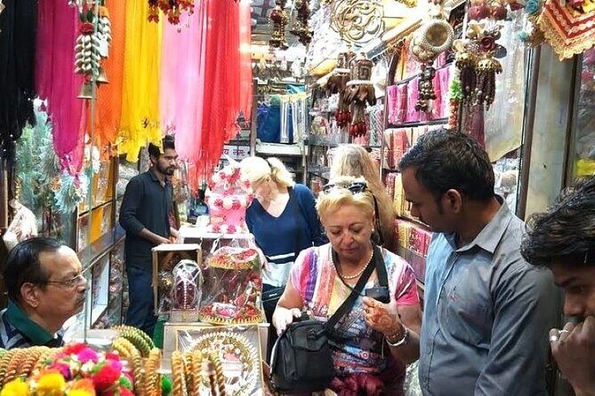Delhi Shopping Tour with Female Shopping Expert - Who Will Love This Tour?