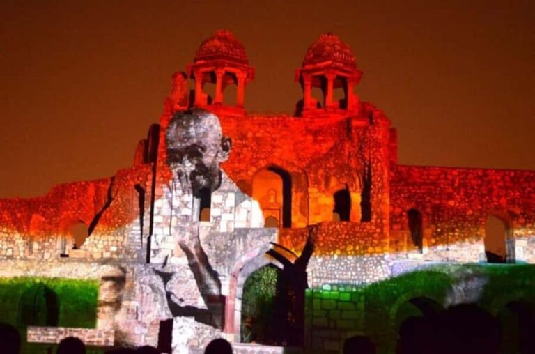 Delhi: Skip the line Red Fort Light & Sound Show with Guide - The Value of the Experience