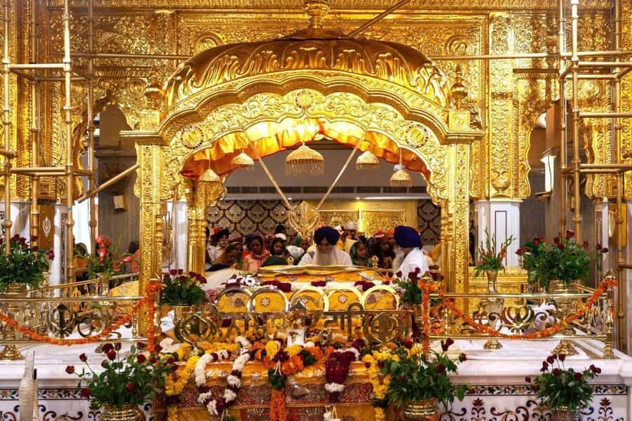 Delhi: Spiritual Walk (Bangla Sahib & Laxminarayan Temple) - Practical Details & Experience Highlights