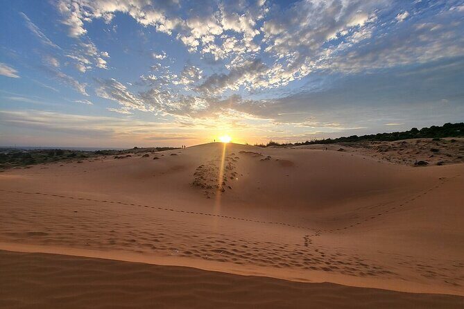 Discover Mui Nes Sand Dunes: Jeep Tour Adventure, Local Guides - Who Will Love This Tour?