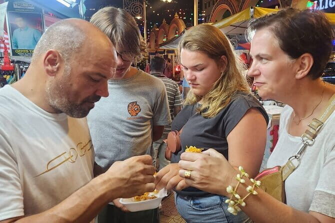 Eat Like a Local in Kuala Lumpur - Authenticity & Guides: The Heart of the Experience