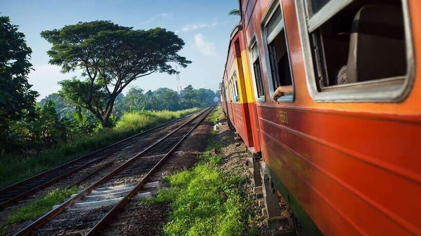 Ella: First Class Scenic Train Ticket To/From Nanuoya - Why This Train Ride Stands Out