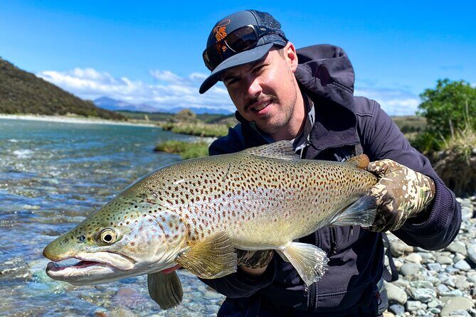 Expert Fly Fishing Adventures with Matt Butler from Te Anau - The Value of this Guided Fly Fishing Tour