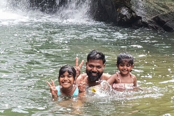 Explore Ella Highlights in a Private Guided Tour - Transportation & Guide Experience