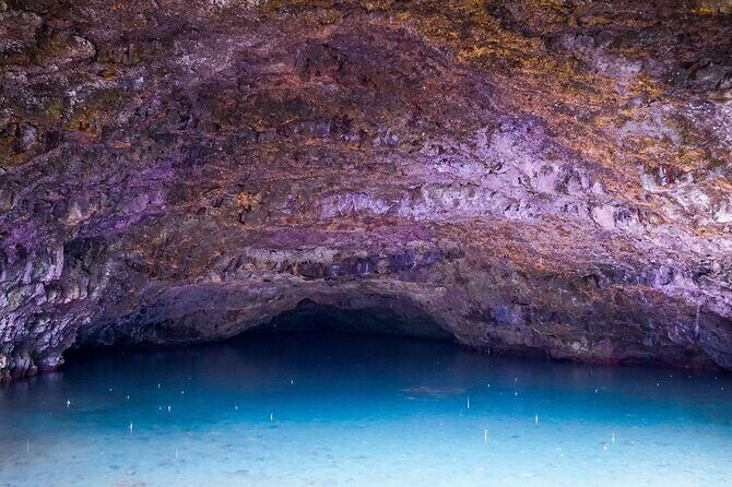 Explore Tahiti Nui, its landscapes and iconic sites. - Explore Tahiti Nui, its landscapes and iconic sites