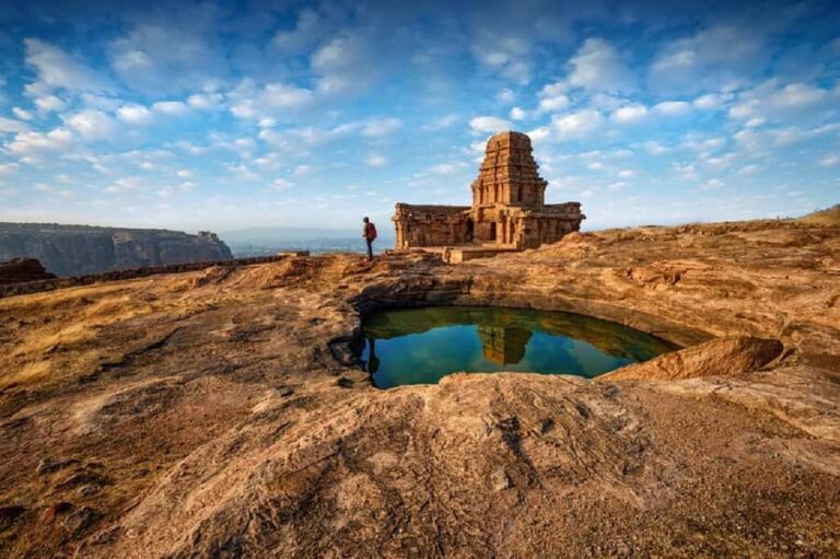 Exploring Badami Wonders: Guided Day Trip with Hotel Pickup - The Bhutanatha Group of Temples on Agastya Lake