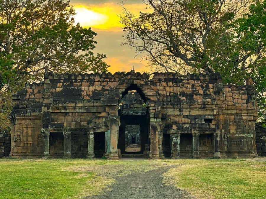 Exploring Phnom Penh to Kratie: Scenic Stop in Kampong Cham - Transportation & Duration