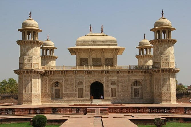 Express Train Tour for Taj Mahal From New Delhi - Delving into Mughal History at Agra Fort