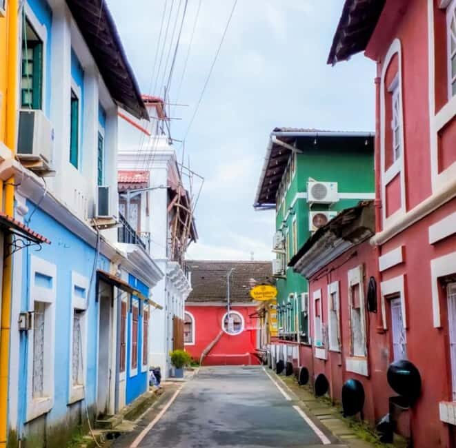 Fontainhas Secrets: Private Walk with Goan Feni Tasting - The Taste of Goa: Feni and Local Baked Goodies