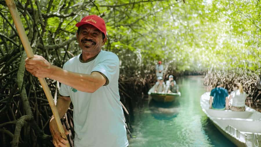 FROM BALI: SAIL, SNORKEL & MANGROVE TOURS TO NUSA LEMBONGAN - Snorkeling at Mangrove Point: Seeing the Underwater World