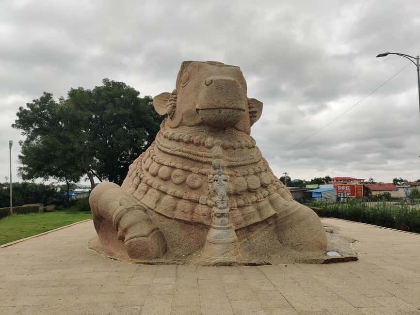 From Bangalore: Lepakshi Temple and Adiyogi Statue Day Trip - Exploring Lepakshi Temple: Architectural Marvels and Art