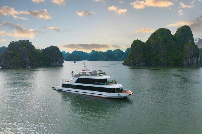From Cat Ba Island Explore Lan Ha Bay with D'Charme Luxury Cruise - Winter Schedule (September to April)