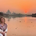 From Delhi: Agra Mehtab Bagh & Itmad-ud-Daulah Sunset Tour - Exploring Itmad-ud-Daulah (Baby Taj)