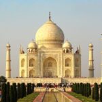 From Delhi/Agra: Taj Mahal Tour with Rental Saree Experience - Who Should Consider This Tour?