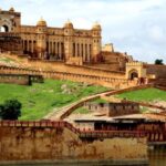 From Delhi : Jaipur Tour From Delhi - All inclusive - Exploring Amber Fort: A Glimpse into Rajasthan’s Royal Past