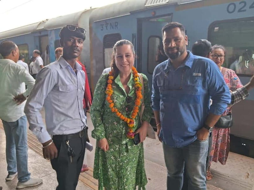 From Delhi; Private Same Day Taj Mahal Luxury Tour By Train - The Itinerary in Detail: What You Can Expect