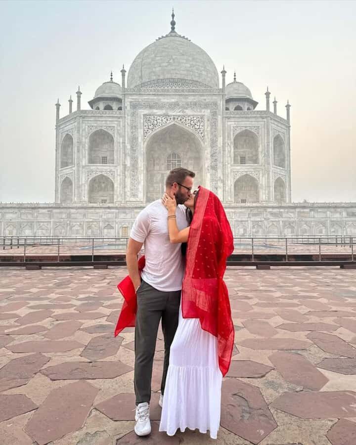 From Delhi: Taj Mahal & Agra City Tour  Couple Special - Detailed Breakdown of the Itinerary
