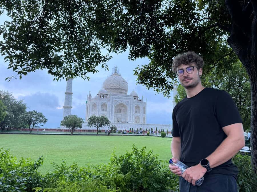 From Delhi: Taj Mahal & Agra Day Tour with Fast-Track Entry - Making the Most of the Taj Mahal Experience