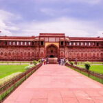 From Delhi: Taj Mahal & Agra Day Trip with Fatehpur Sikri - Visiting the Taj Mahal: A Marvel of Mughal Architecture