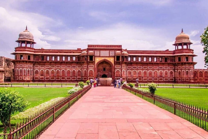 From Delhi: Taj Mahal & Agra Day Trip with Fatehpur Sikri - Visiting the Taj Mahal: A Marvel of Mughal Architecture