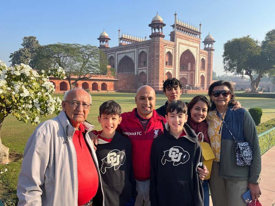 From Delhi: Taj Mahal Sunrise, Agra Fort & Baby Taj Day Tour - The Journey to the Taj Mahal Begins