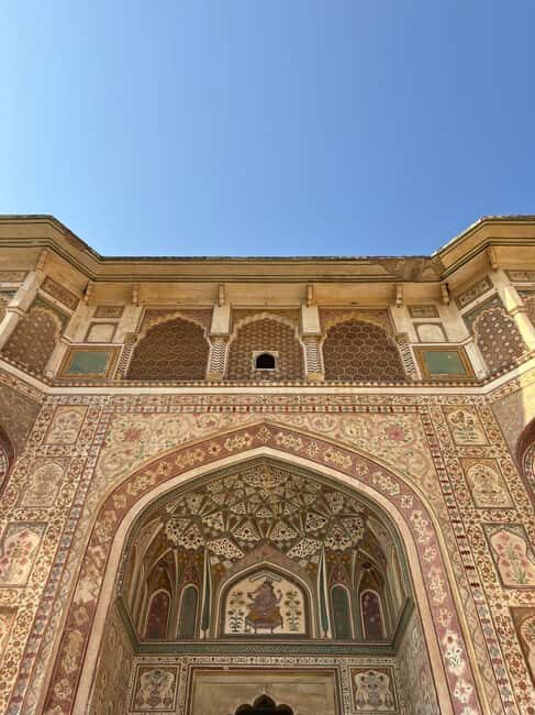 From Jaipur: Hawa Mahal & Diwali Street Walk Tour - Tasting Jaipur: Lunch and Local Flavors