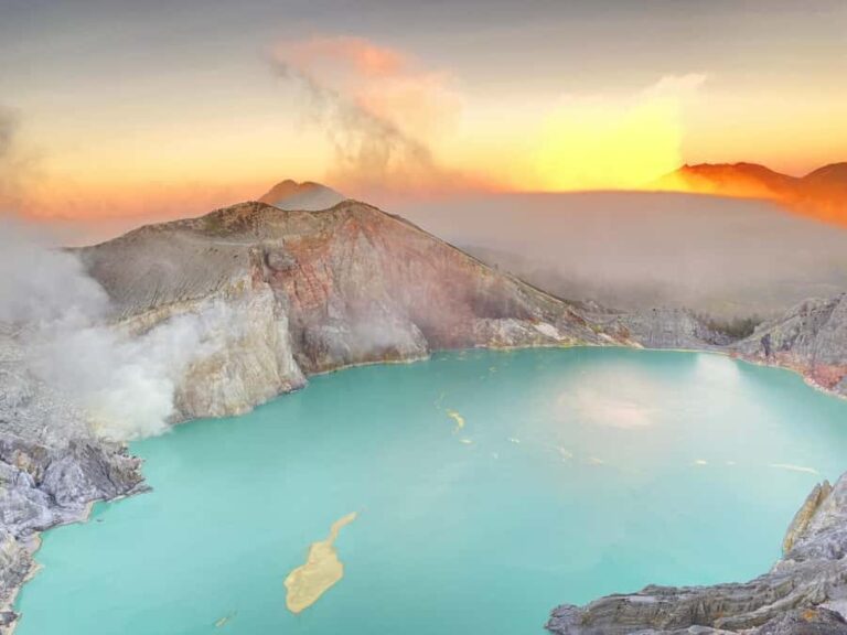 From Malang : A Private Kawah Ijen Midnight Tour - An In-Depth Look at the Kawah Ijen Midnight Tour