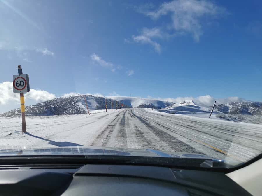 From Melbourne: Mount Buller Guided Day Tour - Snowboarding and Skiing: Yes or No?