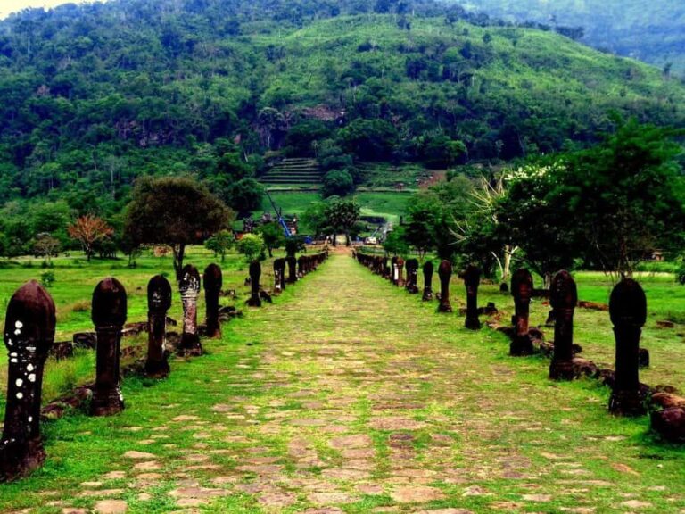 From Pakse: Wat Phu & Museum Guided Tour with Lunch - Detailed Breakdown of the Itinerary