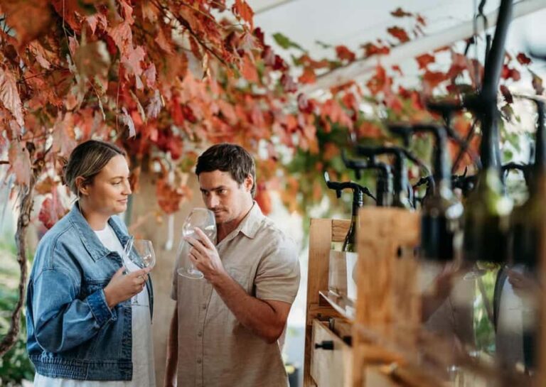 From Perth: Margaret River Wine Tour & Wildlife Cruise - Towns, Food, and Scenic Stops