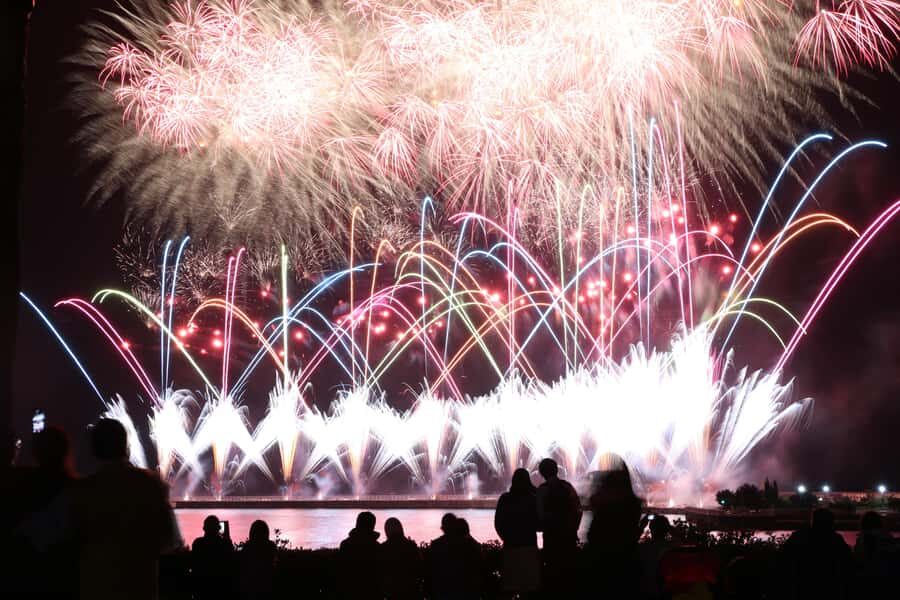 From Tokyo: Kamakura Scenic Train & Atami Fireworks Day Trip - Exploring Kamakura and the Enoden Scenic Train