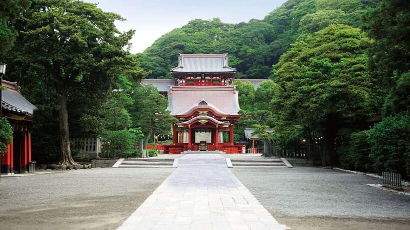 From Tokyo: Private Tour to Kamakura - Temples, Sea, Onsen - The Value of a Private Tour