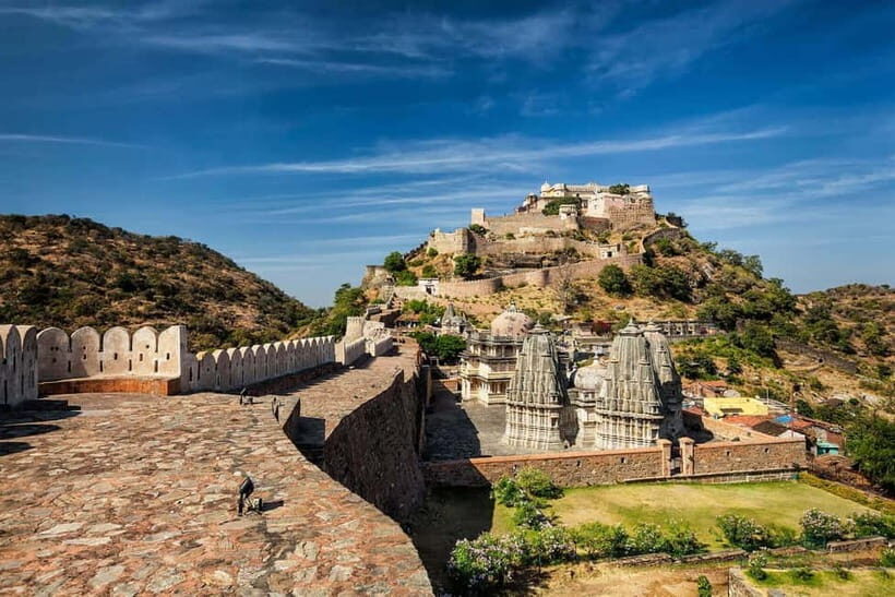 From Udaipur: Kumbhalgarh and Ranakpur Temple Day Excursion - Starting the Day: Private Pickup & Seamless Transport