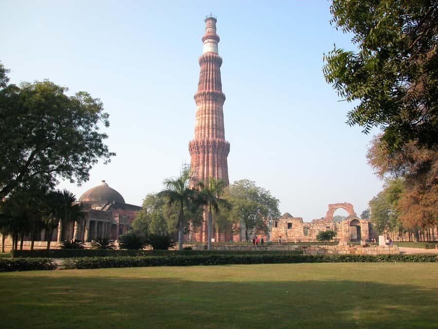 Full Day Tour of Old & New Delhi with German Speaking Guide - A Detailed Breakdown of the Itinerary