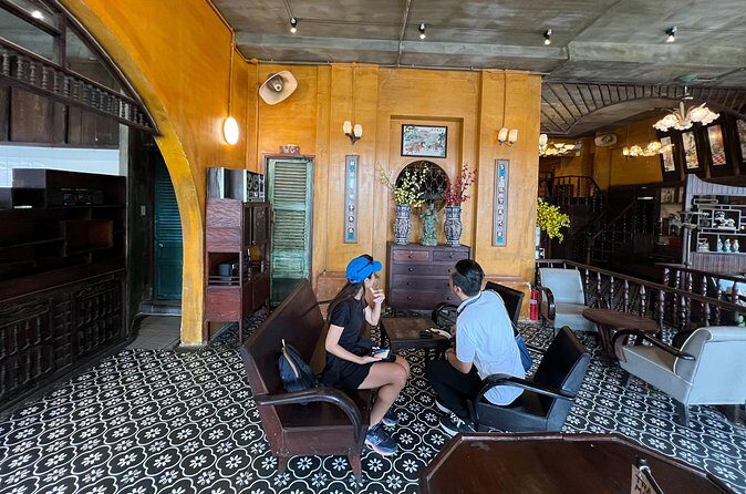 Full day tour - Pick up/ Drop off at Central HCMC or TSN Airport - The Food Experience: A Tasty Highlight