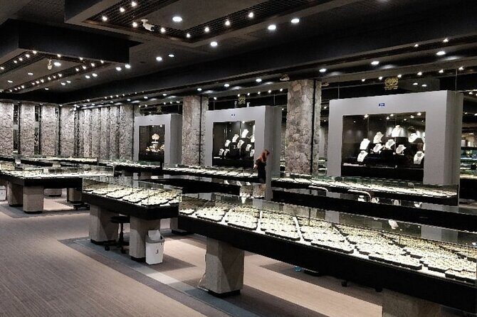 Gems Gallery Phuket with Round Trip Hotel Transfers - Who Might Want to Think Twice?