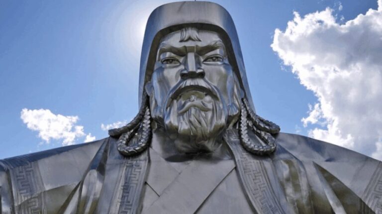 GENGHIS KHAN STATUE COMPLEX: Half Day Private Tour - The Iconic Statue & Its Surroundings