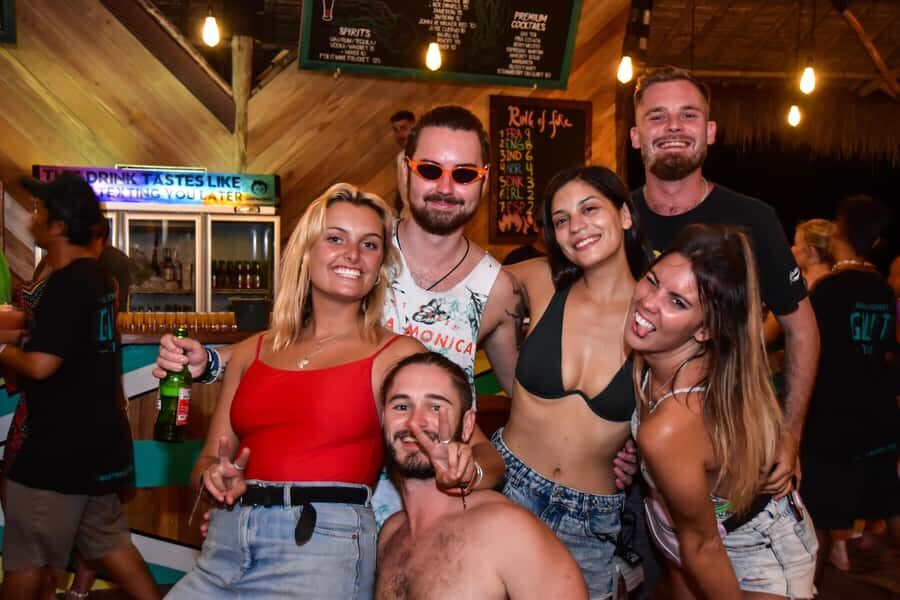 Gili Trawangan: Indonesian Family Dinner with Drink - Meeting New Friends and Cultural Connection