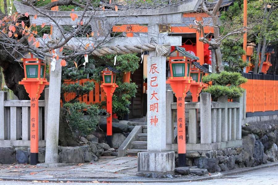 Gion Twilight Walk: Geisha & Hidden Kyoto - What Makes This Tour Stand Out?