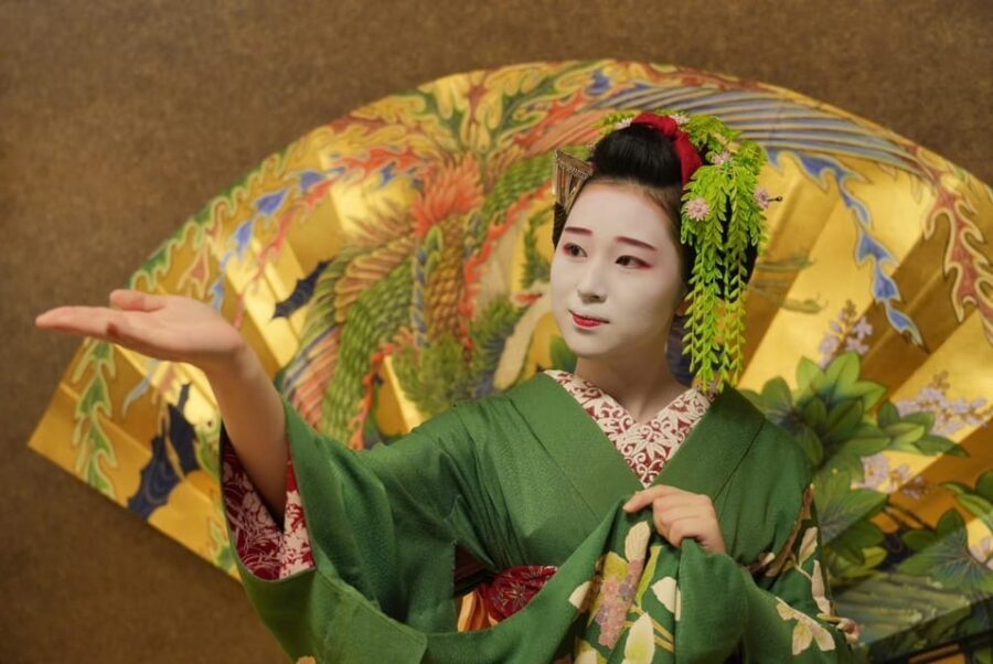 Gion Walking Tour, Geisha Show and Japanese Game in Kyoto - A Well-Paced Itinerary with Cultural Depth