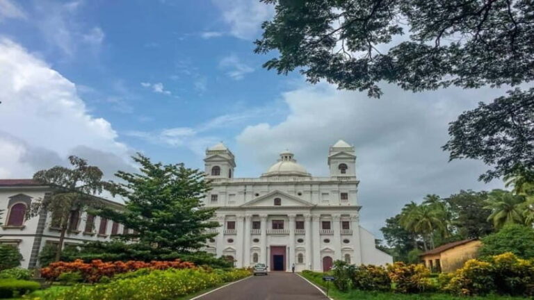 Goa Shore Excursions: Highlights of Goa - Transportation and Group Size