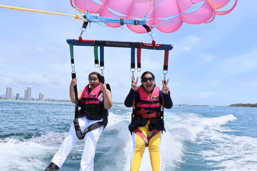 Gold Coast: Parasailing in Surfers Paradise with Free Photos - Practical Details and Tips