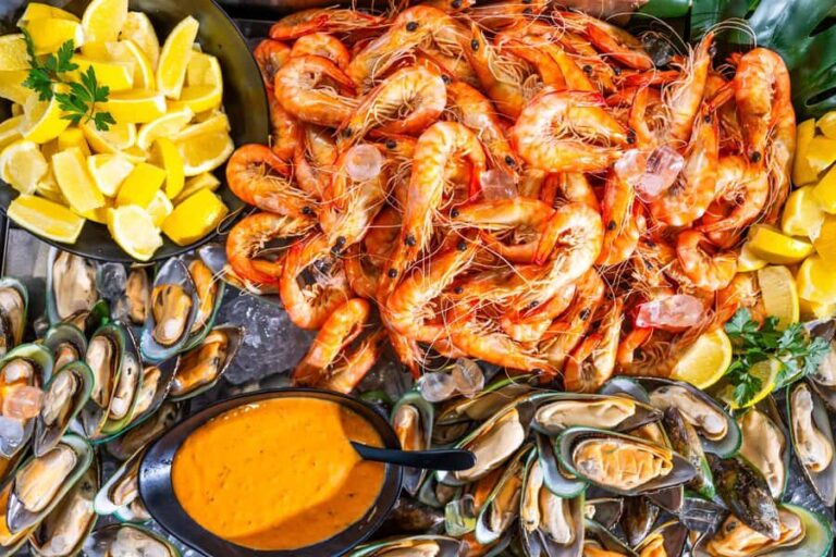 Gold Coast: Sightseeing Cruise with Buffet Lunch - Why This Cruise Works Well