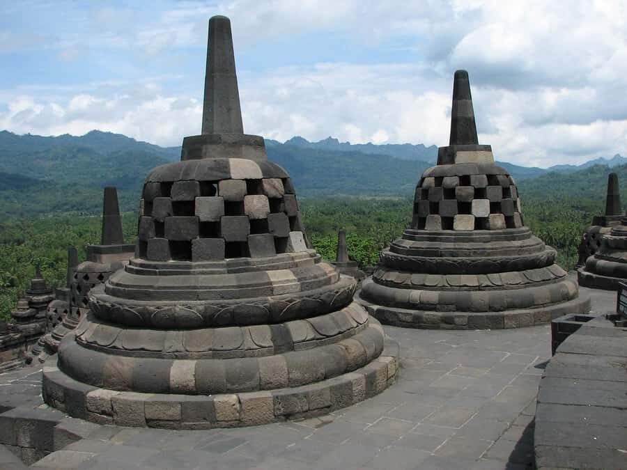 Guaranteed Borobudur Climb, Prambanan, and Entry Tickets - The Itinerary in Detail