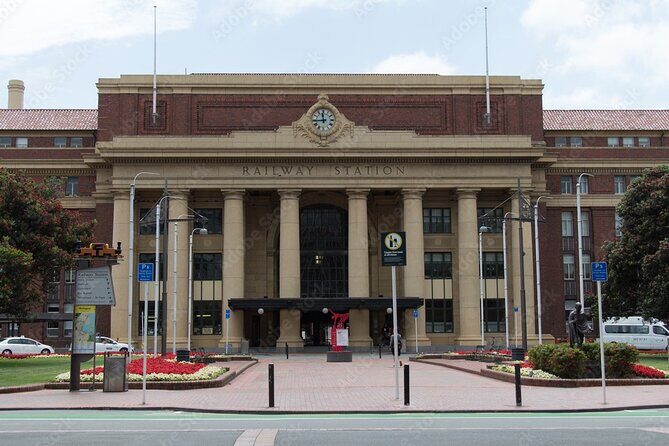 Guided Small Group Walking Tour in Wellington - A Closer Look at the Experience