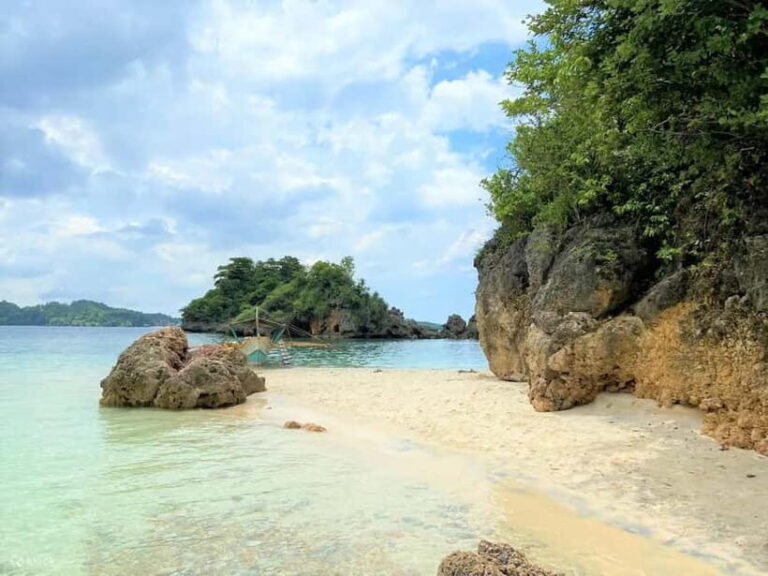 Guimaras: Private Island Hopping Tour with Lunch - Who Would Enjoy This Tour?
