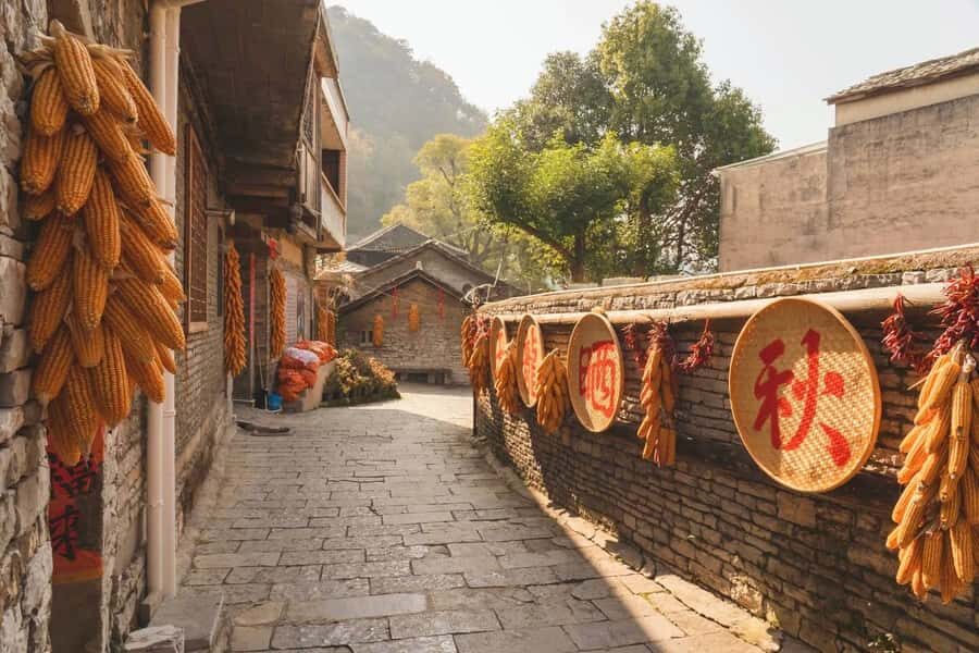 Guiyang: Dragon Palace & Tianlong Tunbao Private Day Tour - Exploring Longgong (Dragon Palace): China’s Longest Water Cave